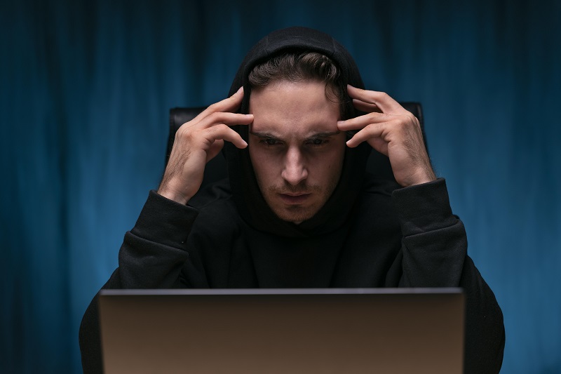 Fake Broker Licenses: How to Verify Regulation in 10 Minutes